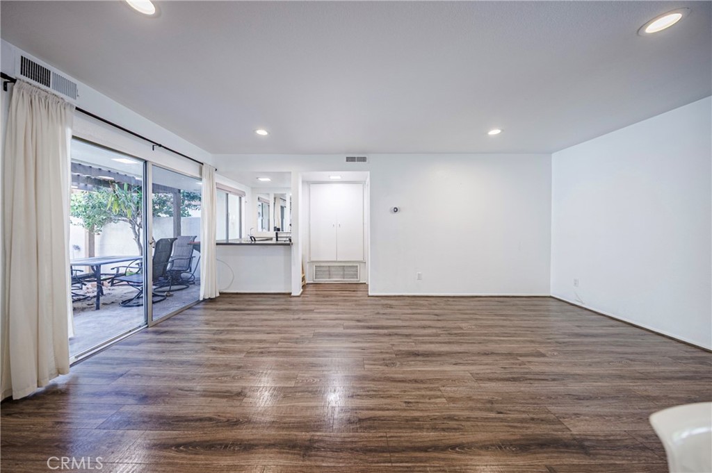 10415 Larwin
