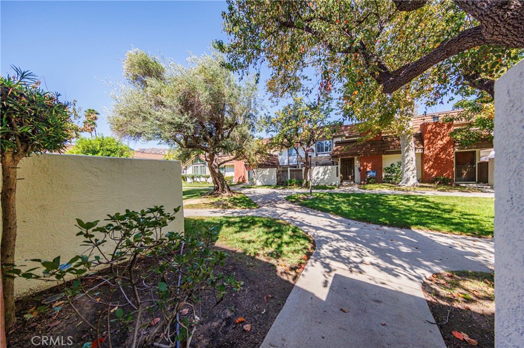 10415 Larwin