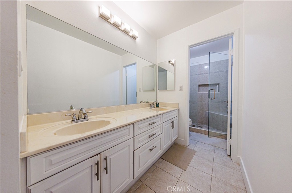 10415 Larwin