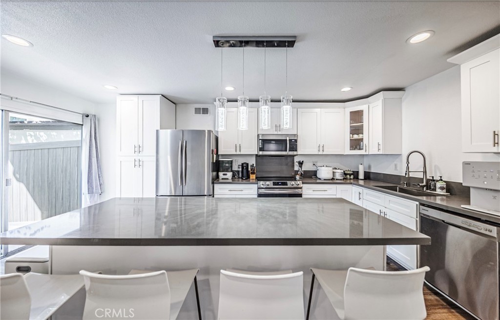 10415 Larwin
