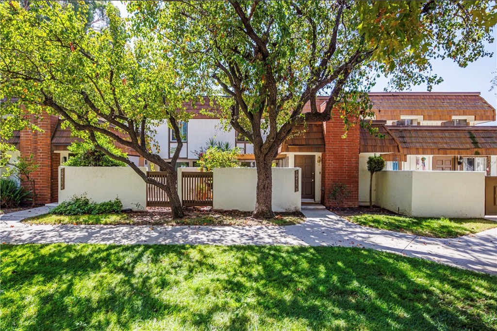 10415 Larwin
