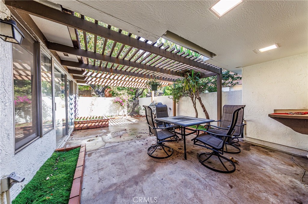 10415 Larwin