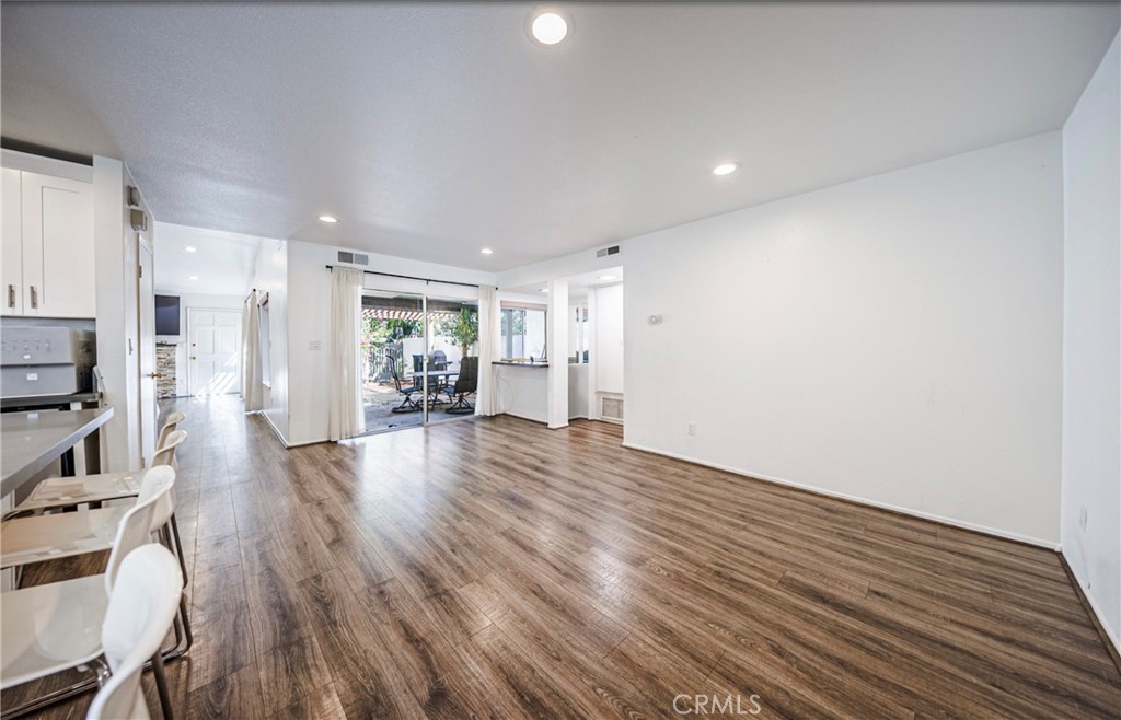 10415 Larwin