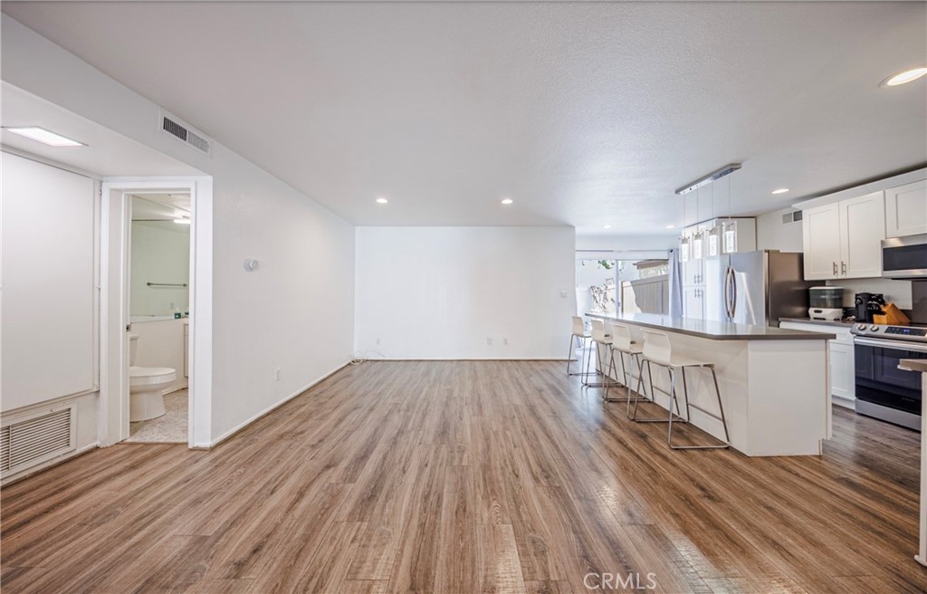 10415 Larwin