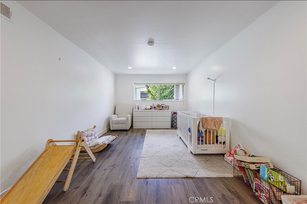 10415 Larwin