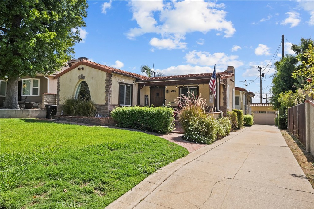 1010 E Santa Anita