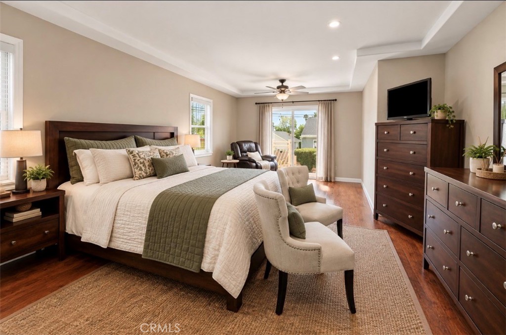 1010 E Santa Anita