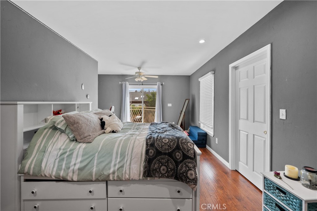 1010 E Santa Anita