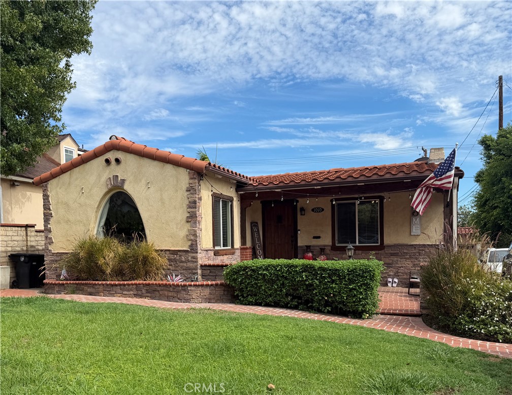 1010 E Santa Anita