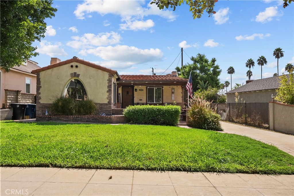 1010 E Santa Anita
