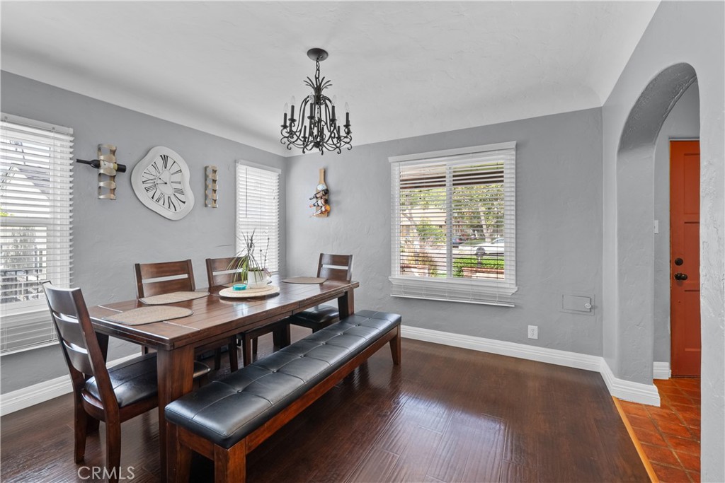 1010 E Santa Anita