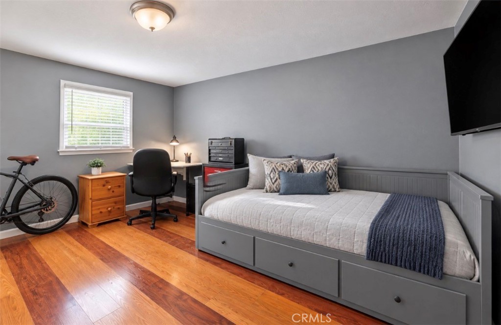 1010 E Santa Anita