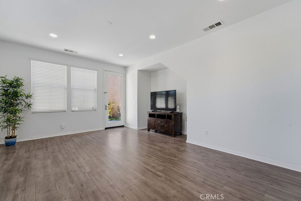 28492 Camino del Arte Drive