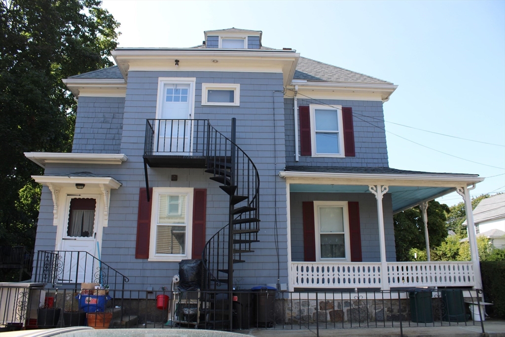 18 Curtis St