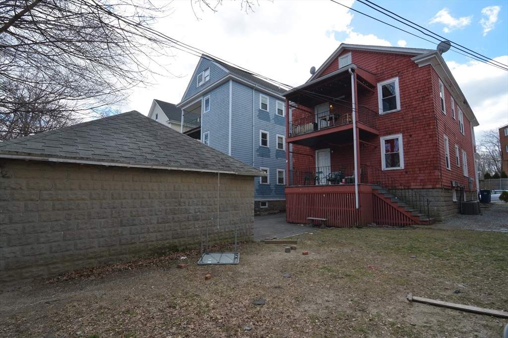 222-224 Calumet St