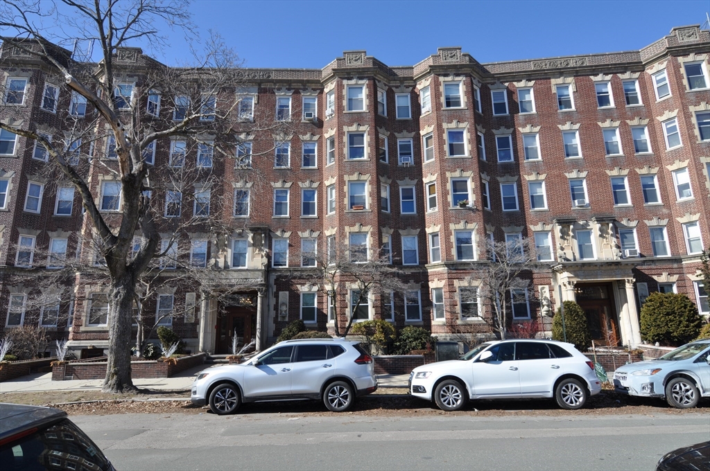 131 Park Dr # 11