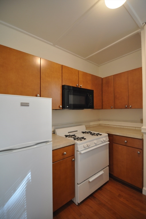 131 Park Dr # 11