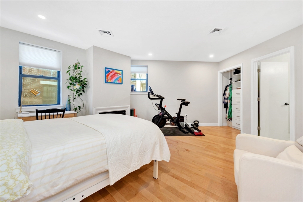 100 Riverway # 6