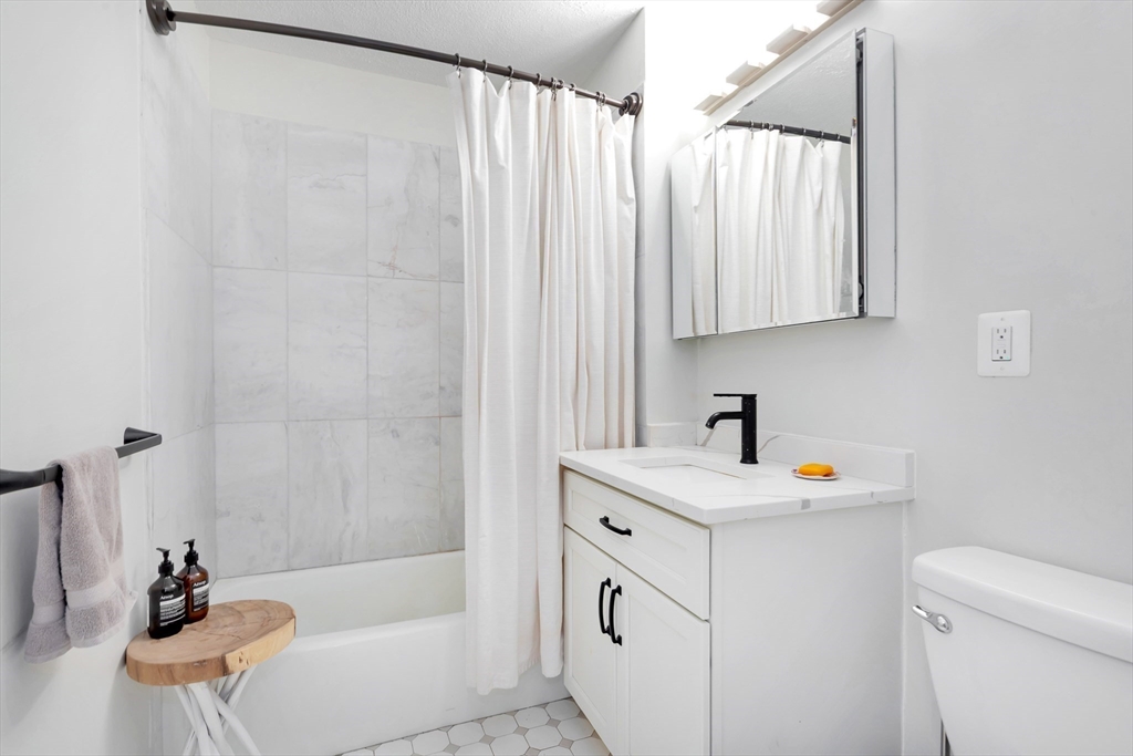 100 Riverway # 6