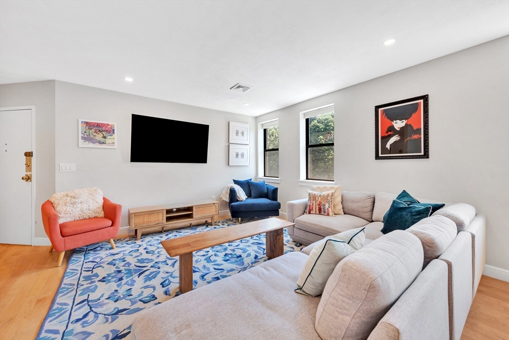 100 Riverway # 6