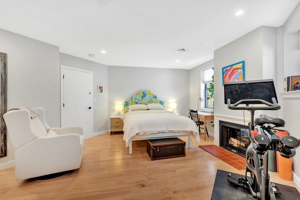 100 Riverway # 6