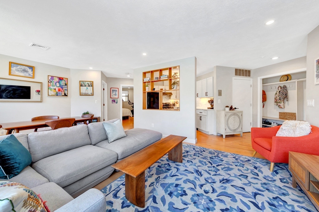 100 Riverway # 6
