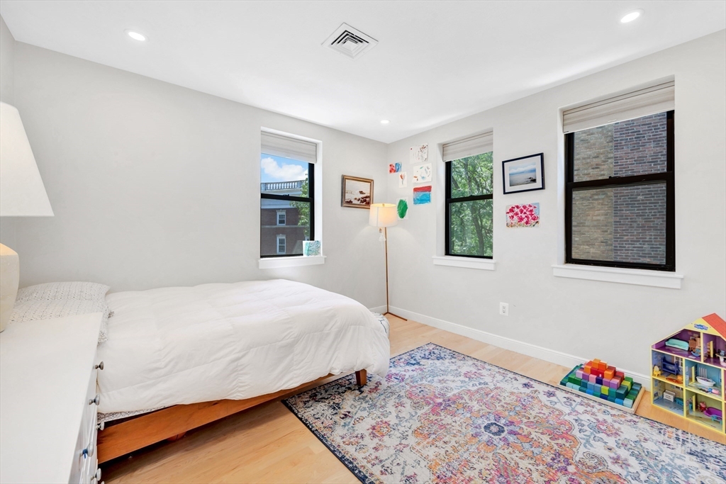 100 Riverway # 6