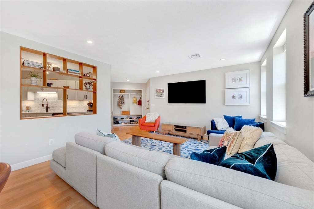 100 Riverway # 6