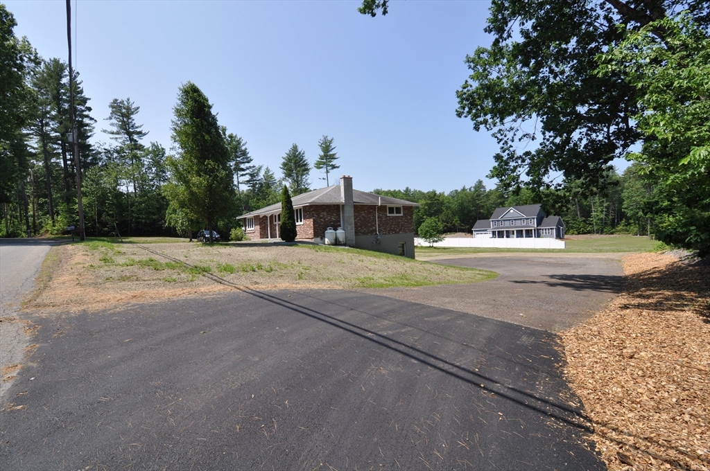 107 Warren Rd