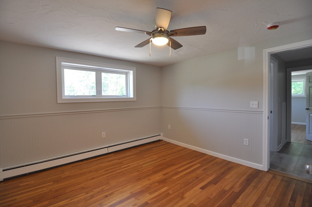 107 Warren Rd