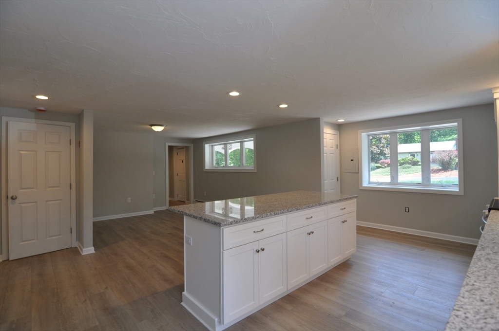 107 Warren Rd