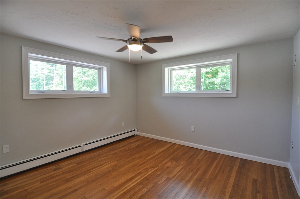 107 Warren Rd