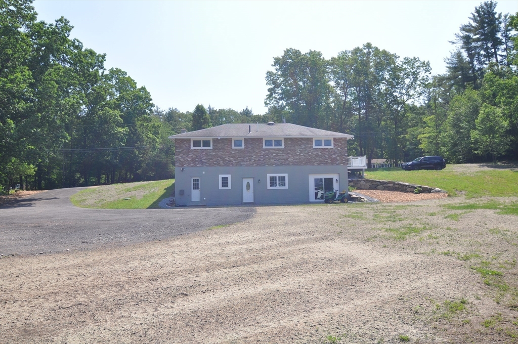 107 Warren Rd