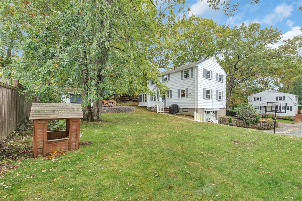 14 Hanson St, Dedham