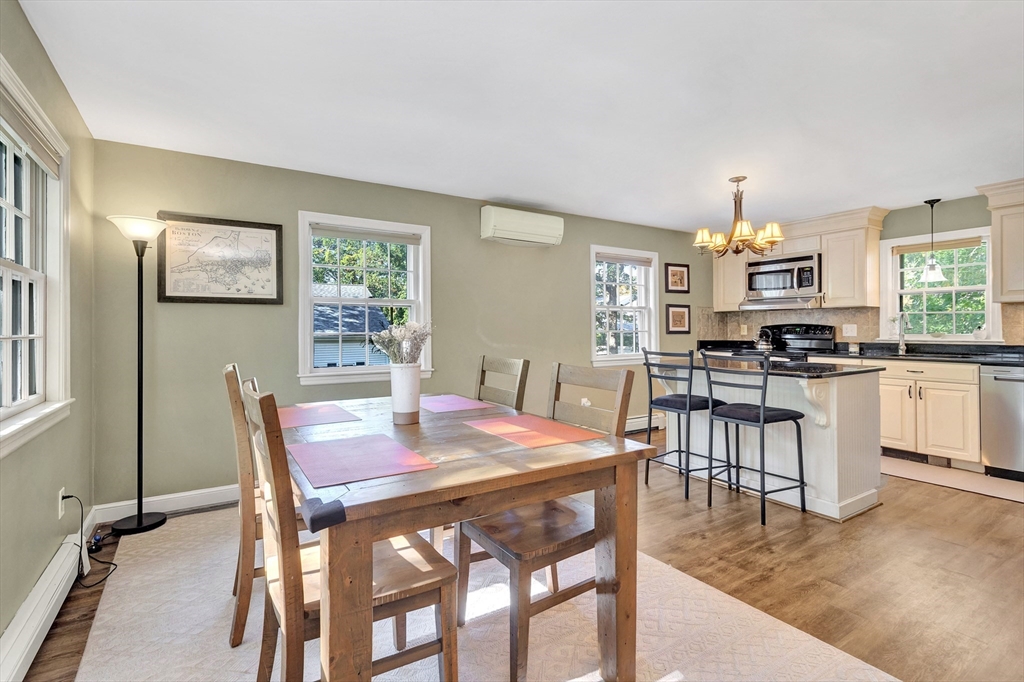 14 Hanson St, Dedham