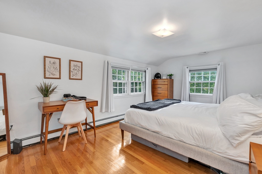 14 Hanson St, Dedham