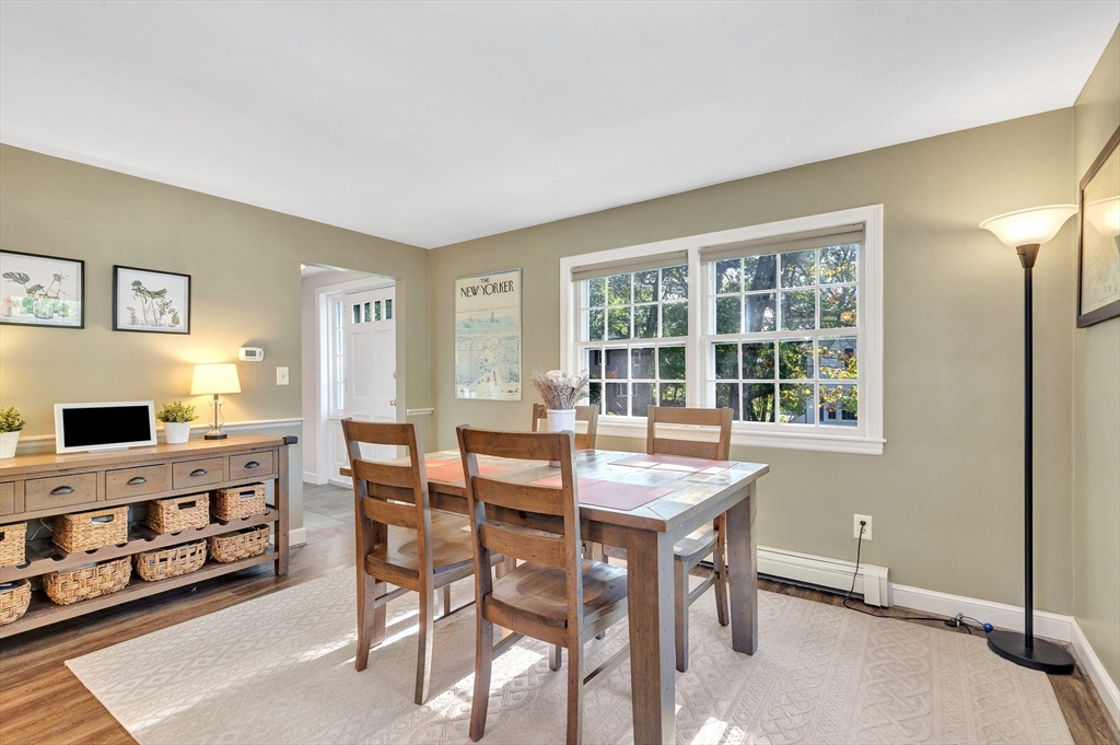 14 Hanson St, Dedham