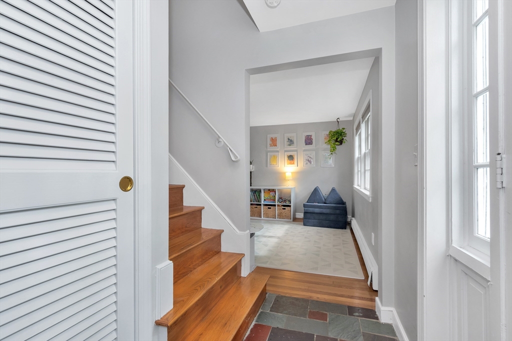 14 Hanson St, Dedham