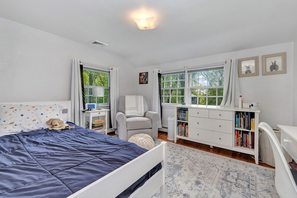 14 Hanson St, Dedham