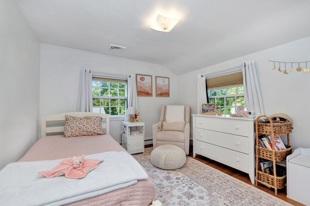 14 Hanson St, Dedham