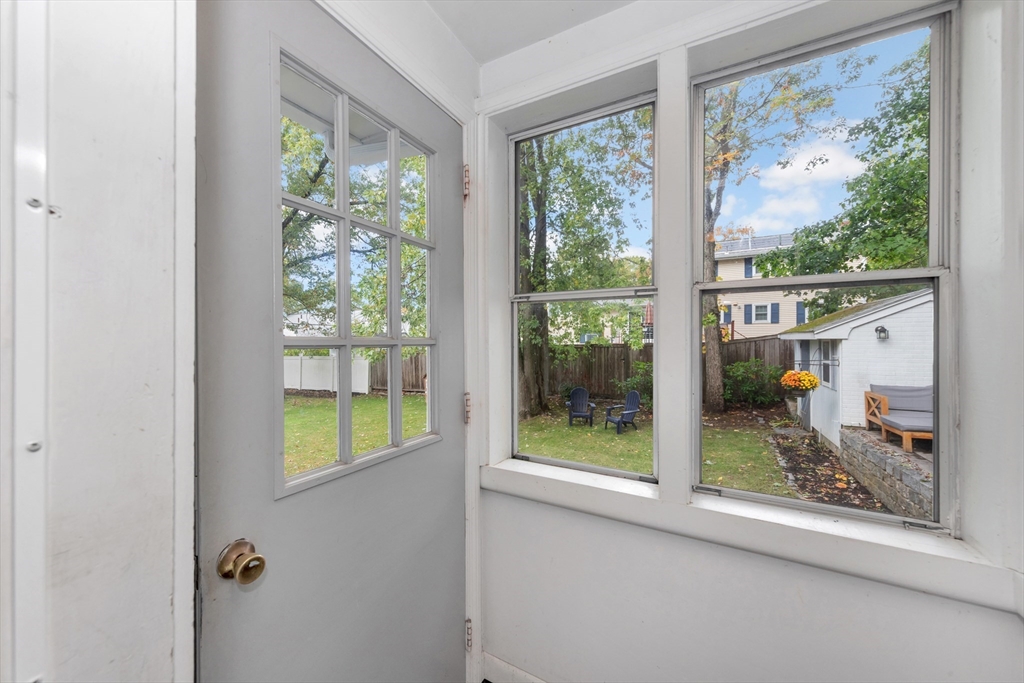 14 Hanson St, Dedham