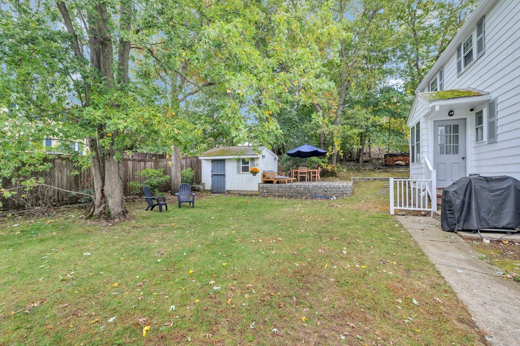 14 Hanson St, Dedham