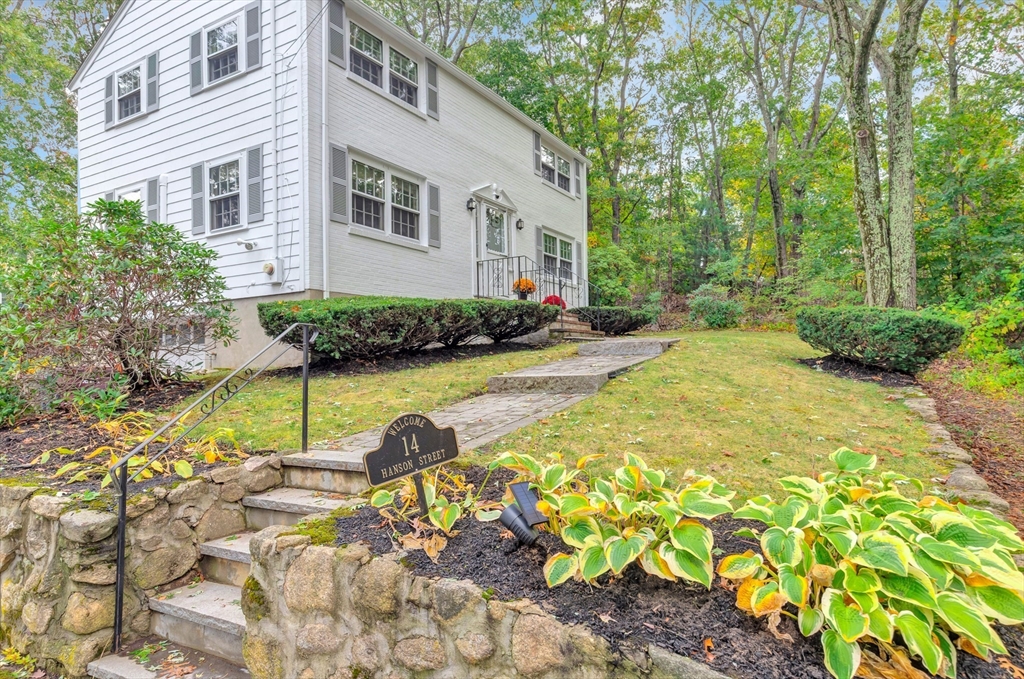 14 Hanson St, Dedham