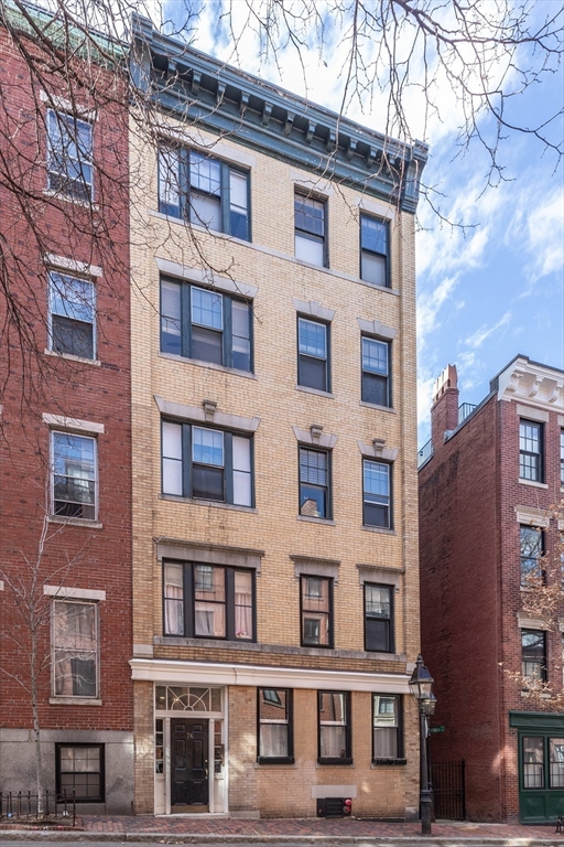 76 W Cedar St # 4F