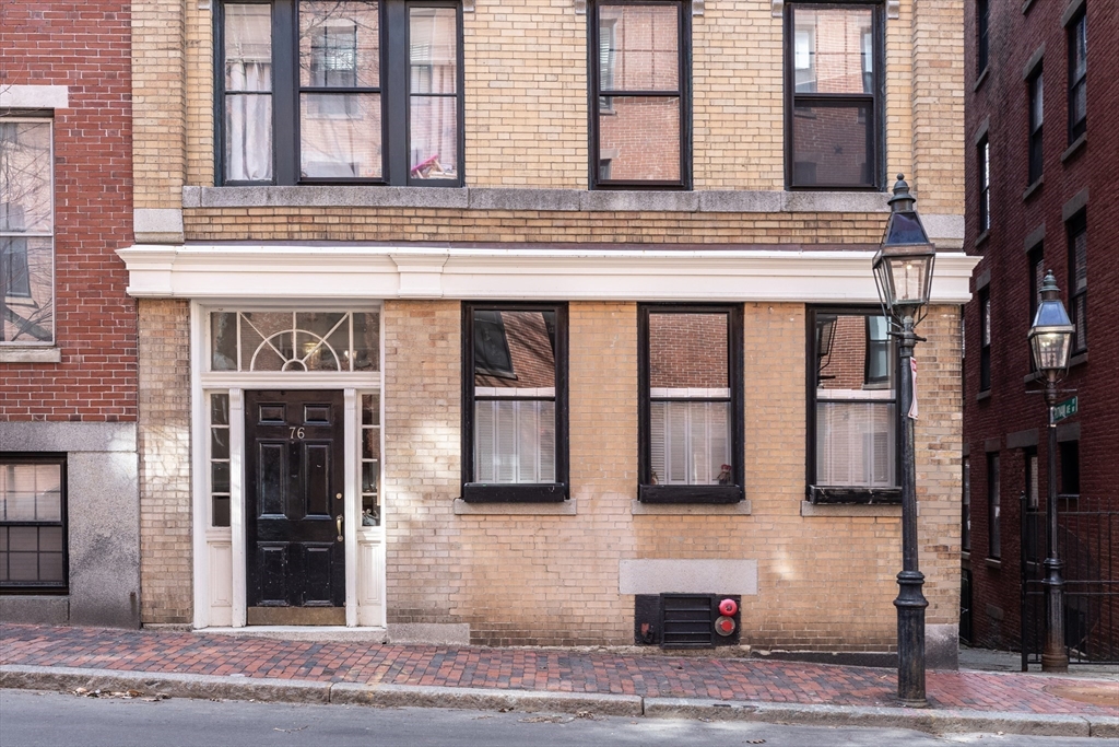 76 W Cedar St # 4F