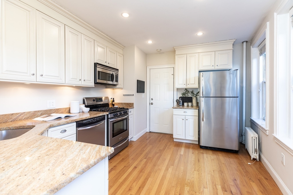 76 W Cedar St # 4F
