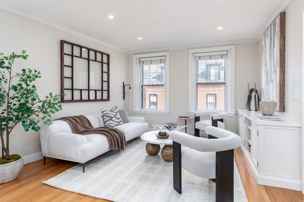 76 W Cedar St # 4F