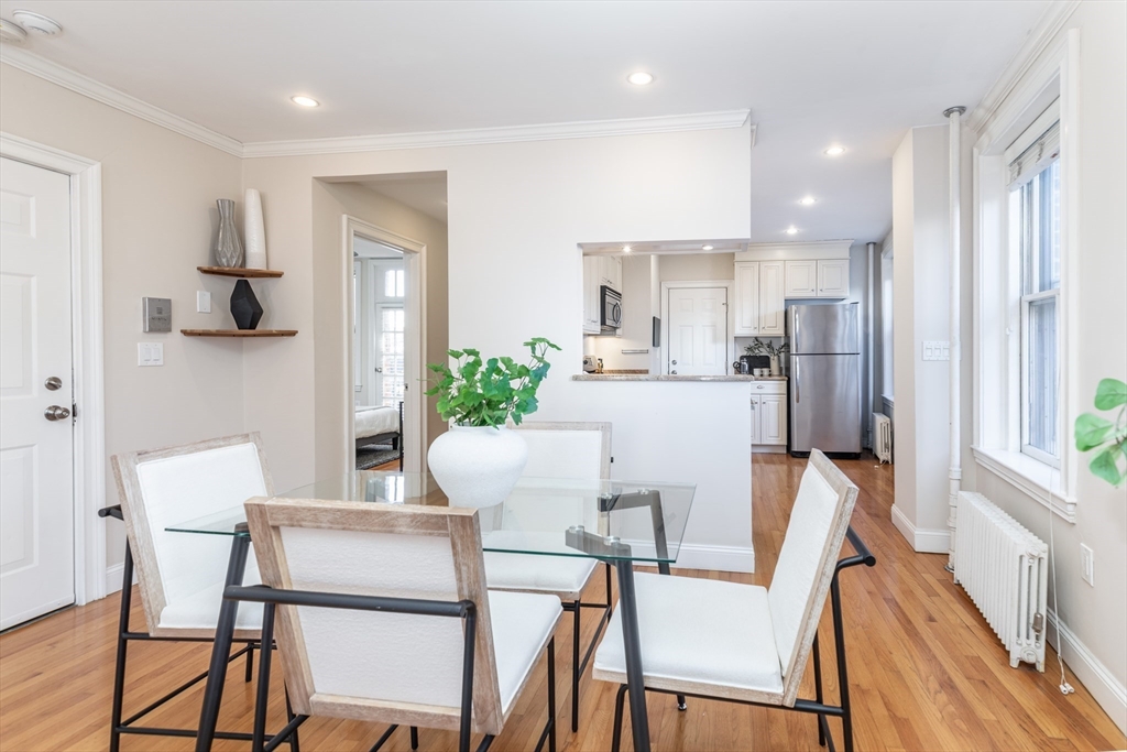76 W Cedar St # 4F