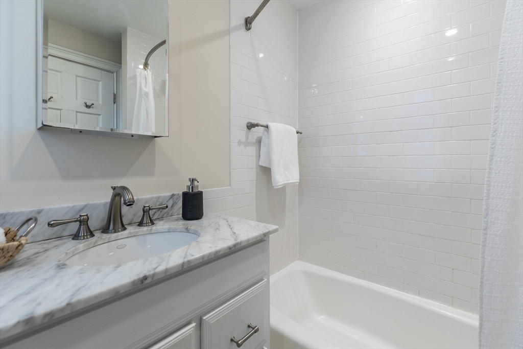 76 W Cedar St # 4F