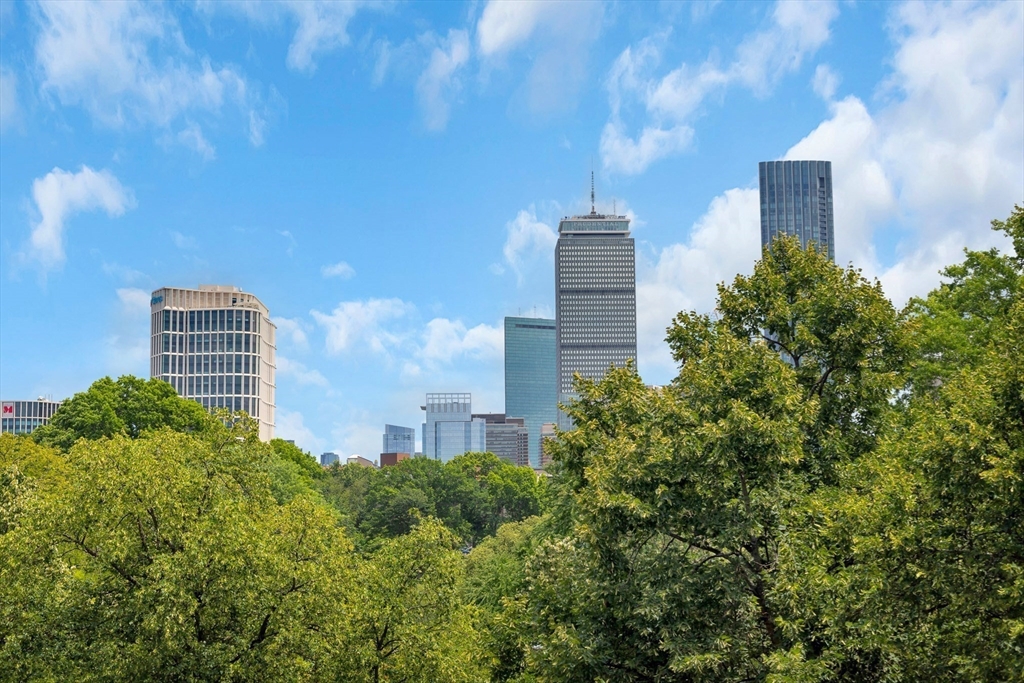 11 Park Dr # 22 Unit: 11-22